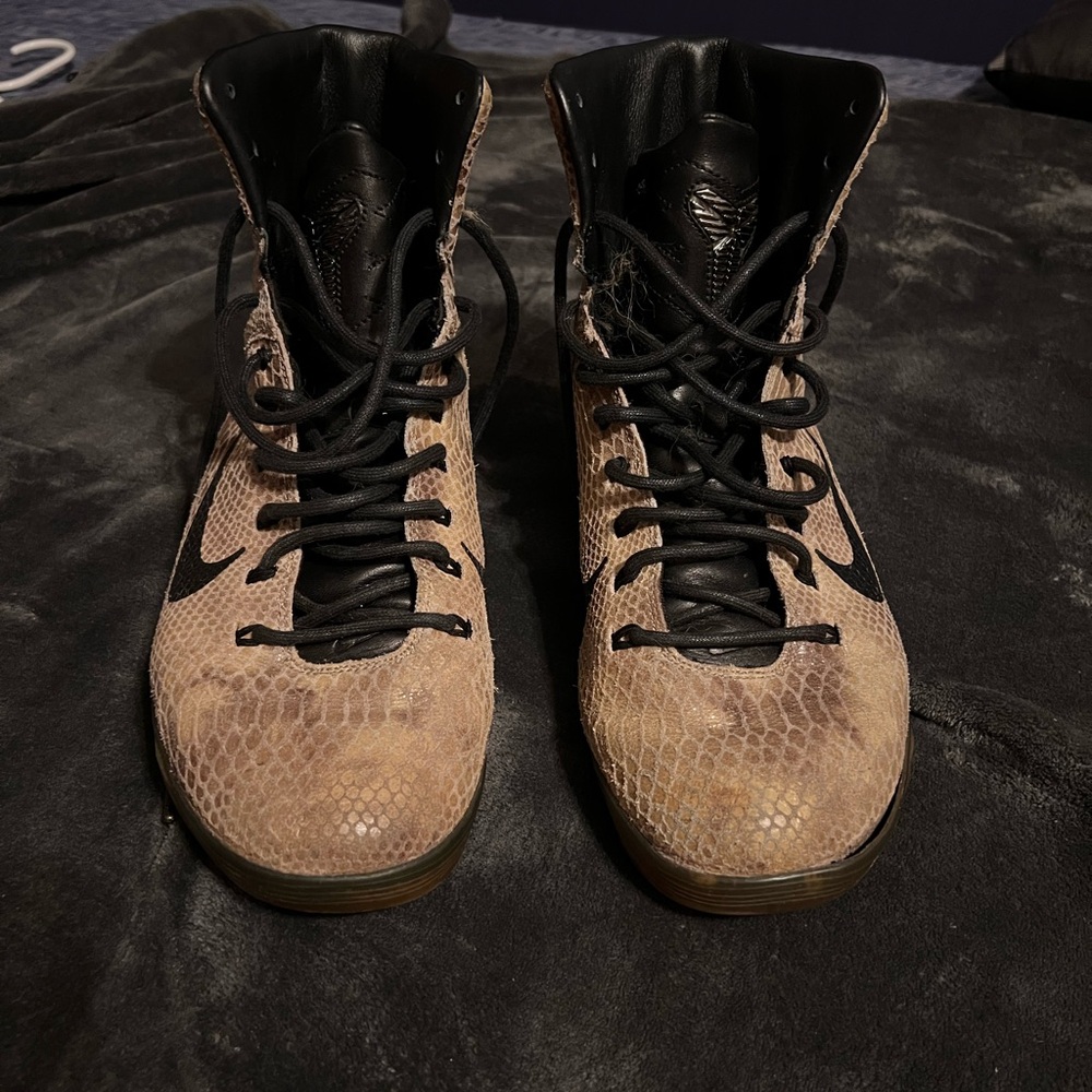 Kobe snake skin Nike Athletic Shoes in Brown and Black